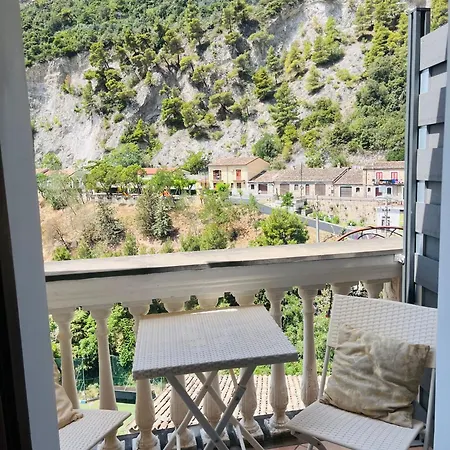 Le Terrazze Sul Pollino Bed and breakfast 3*
